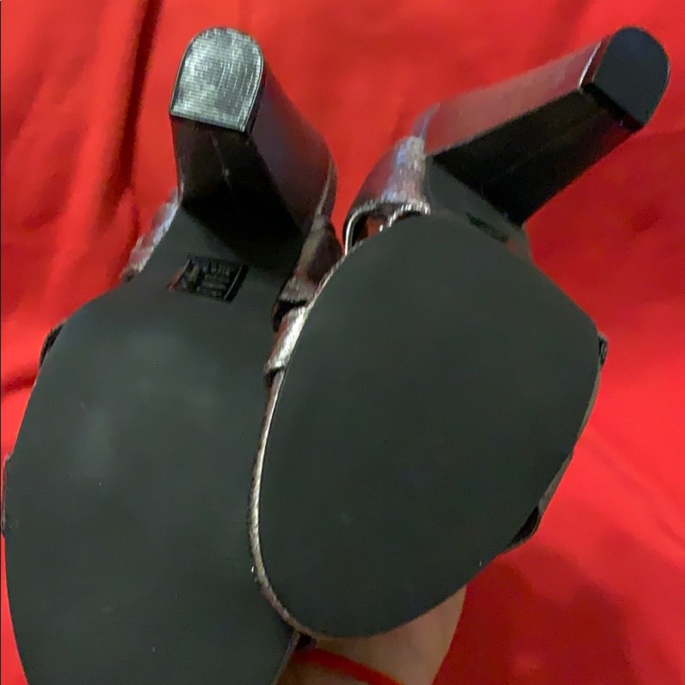 Shoes - Picture 4 of 4